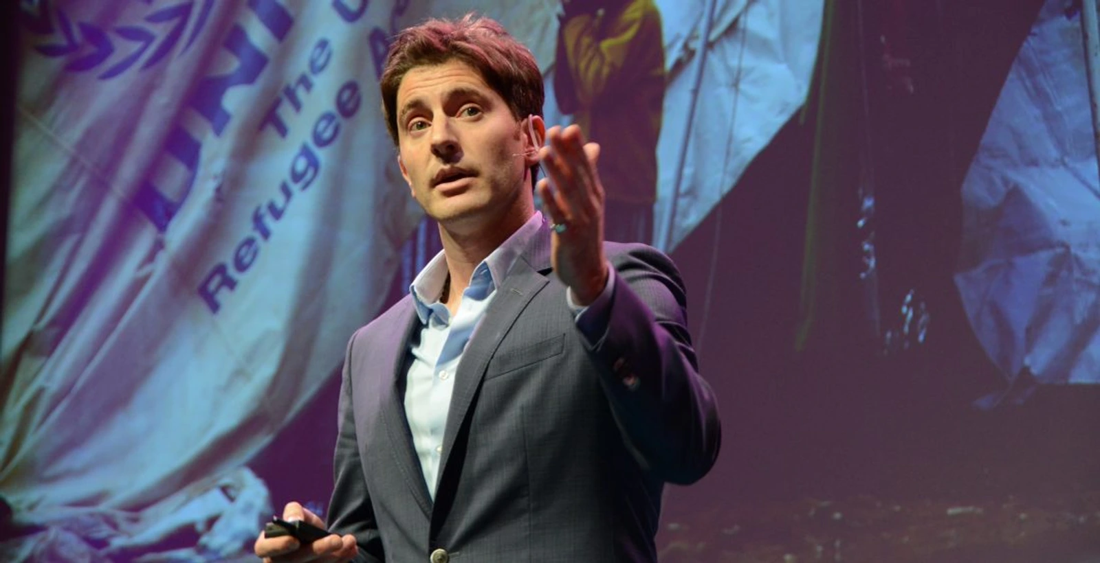 Nicolás García Mayor presenting humanitarian innovation at the Inter-American Development Bank.