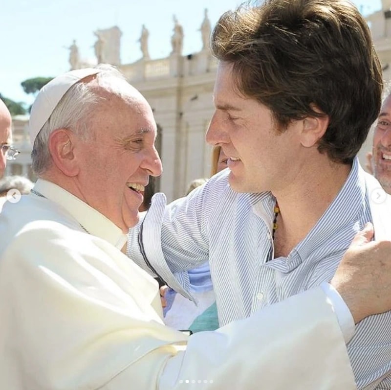 Nicolás García Mayor meeting Pope Francis.